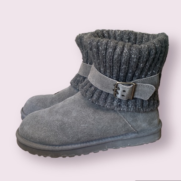 Uggs Cambridge Buckle Boots - Picture 2 of 4